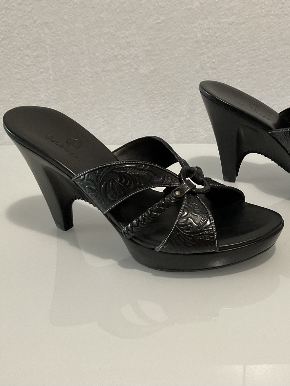 Cole Haan embossed strappy wedge sandal, black size 9